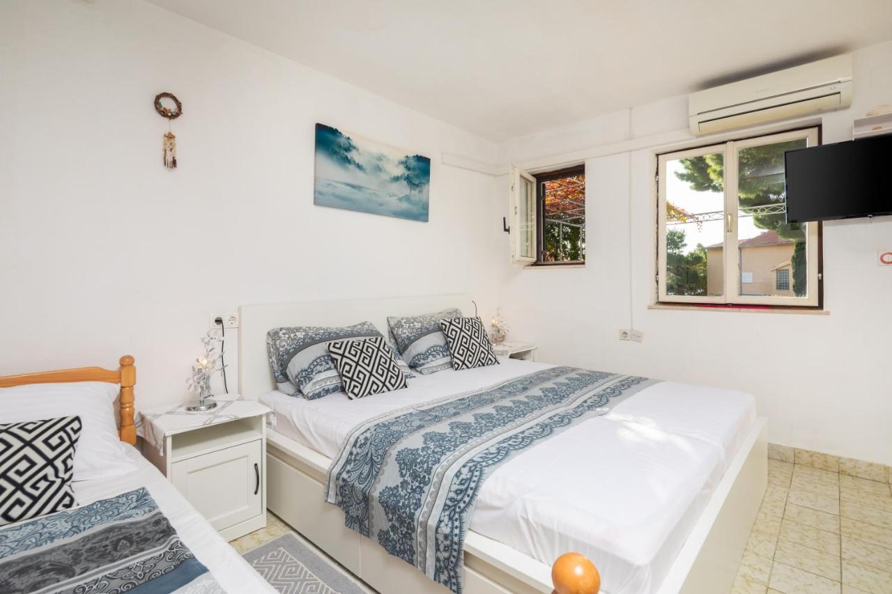 Urban Edge - Beach Apartments Омиш Экстерьер фото