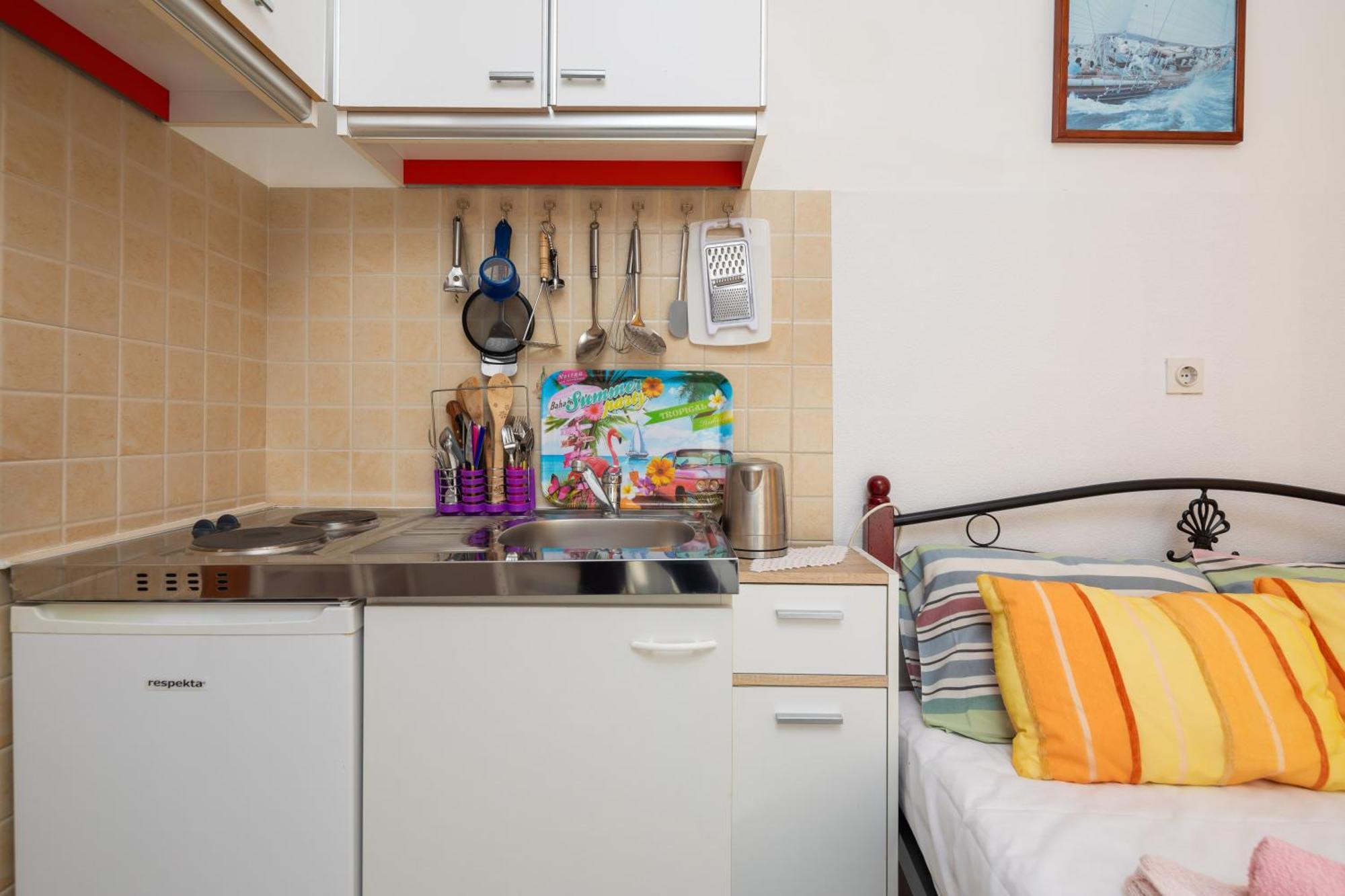 Urban Edge - Beach Apartments Омиш Экстерьер фото