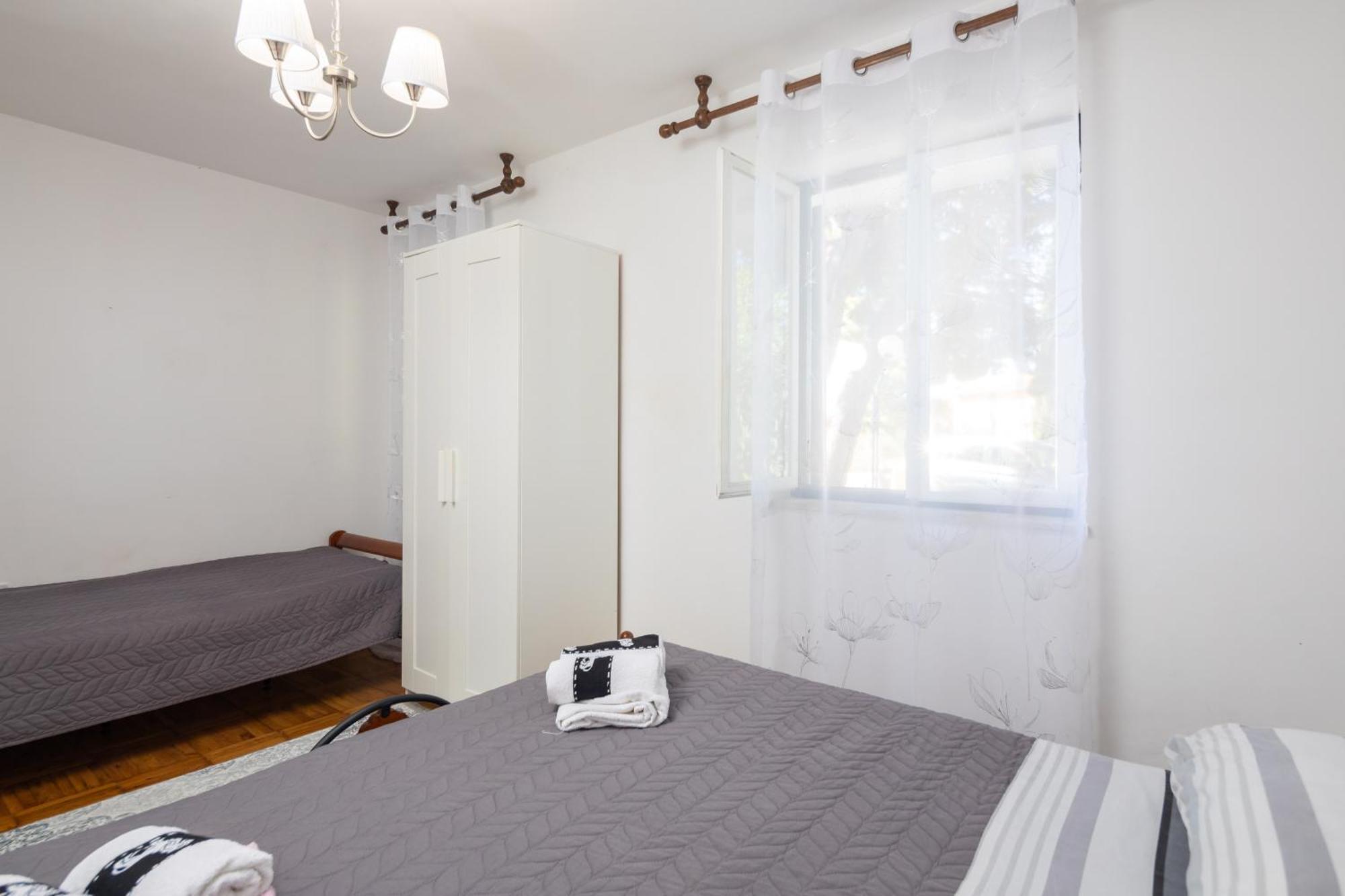 Urban Edge - Beach Apartments Омиш Экстерьер фото
